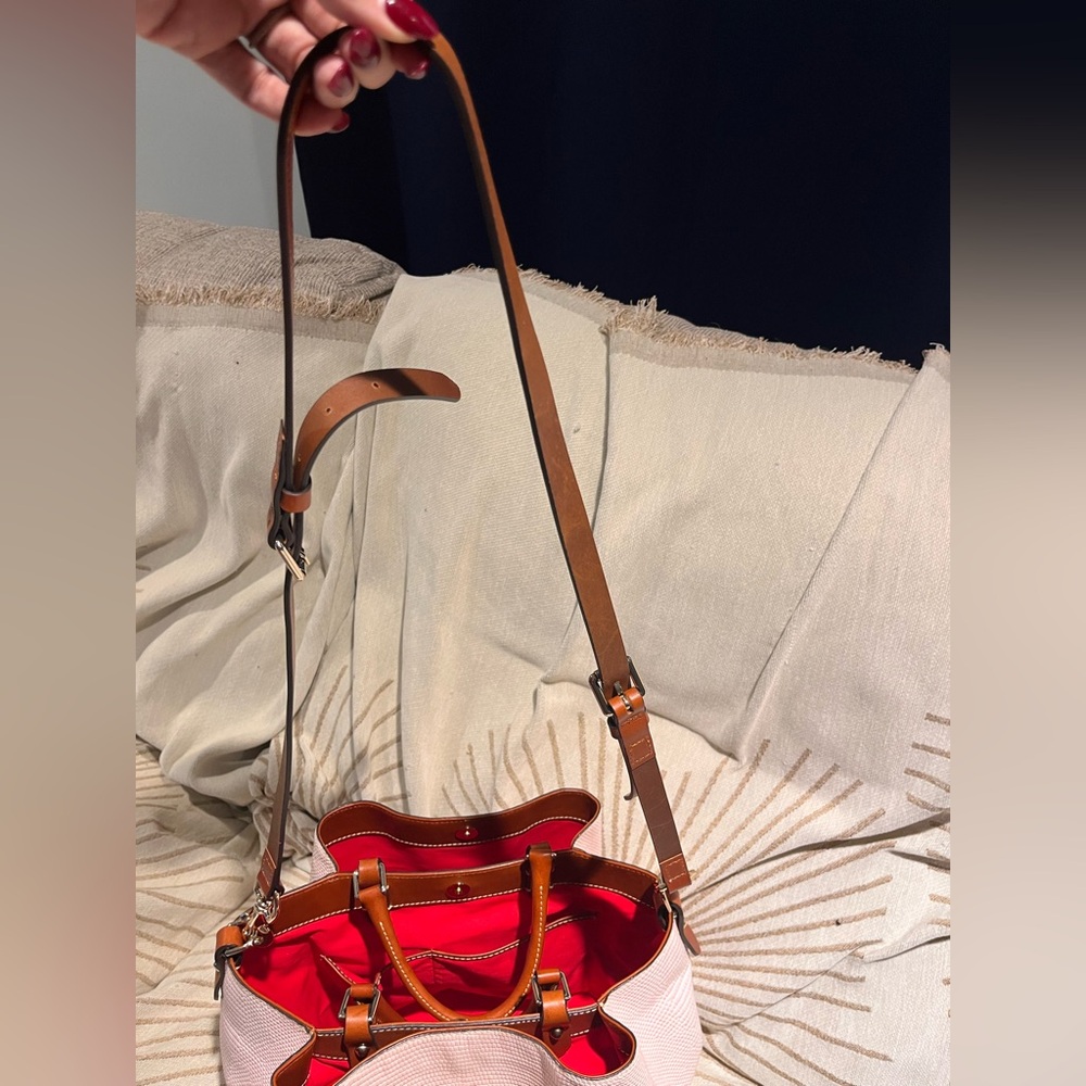 Dooney and Bourke Large Barlow bag and dust bag - Picture 8 of 16